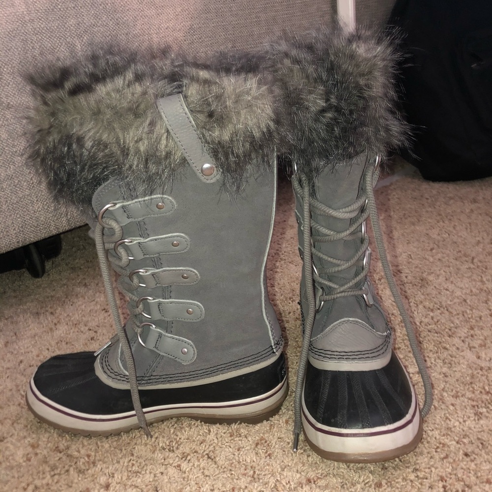 Sorel snow boots worn twice